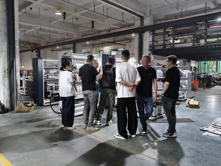 印泥客户来厂看拉线设备 印泥客户来厂看拉线设备